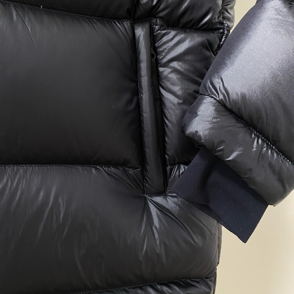 SOLD Aritzia Tna Super Puff Mid in Mid Gloss Black - Picture 6 of 7